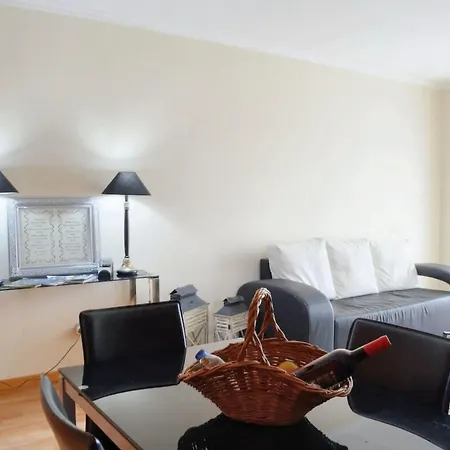 Chic 60 M² + Balcony