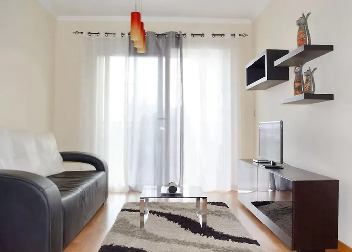 Chic 60 M² + Balcony Apartament